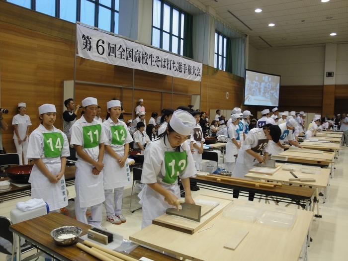 熱戦「そば切り」風景