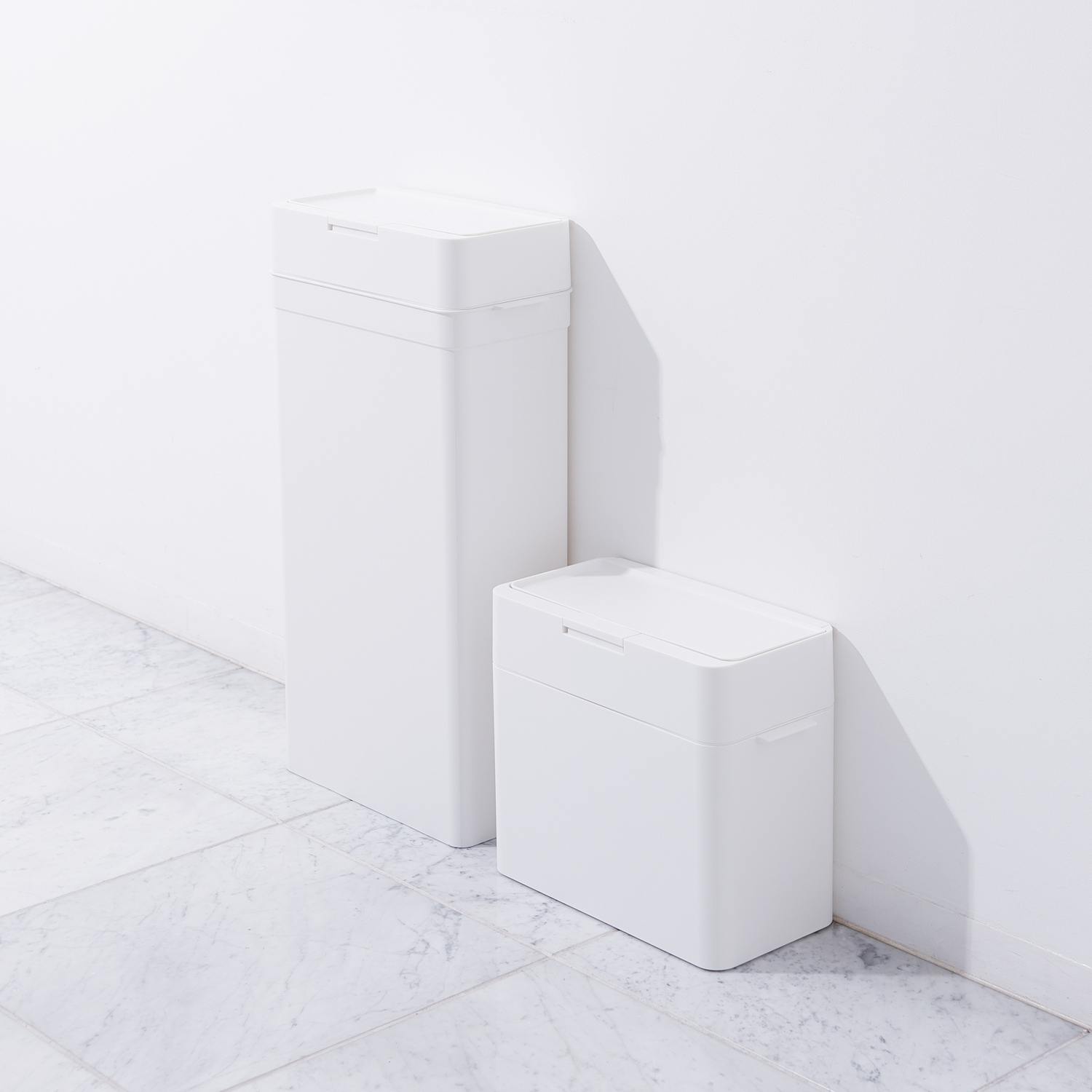 密閉性とデザイン性の両立(左から25L・9.5L)