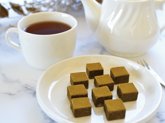 ちょっぴり贅沢な おとなの和紅茶生チョコ