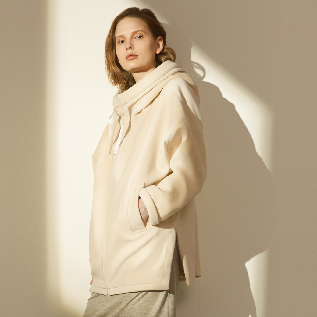 まるでマシュマロのようなモチモチ感!新素材でつくるブルゾン発売