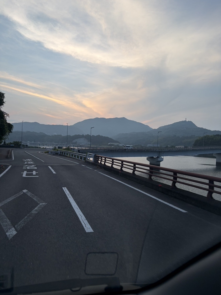 道が凸凹しておりゆっくり走っています