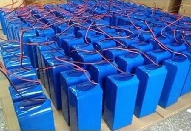 図. ハイレートバッテリーの製品画像