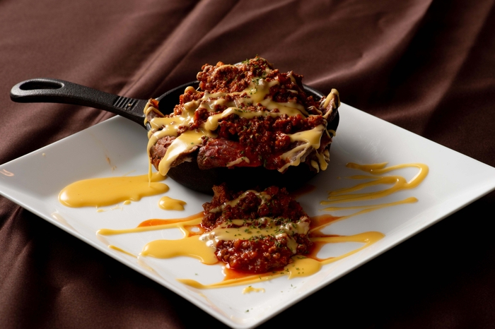 夜の名物商品「濃厚ボロネーゼの肉づくしステーキ」1,290円～(3)