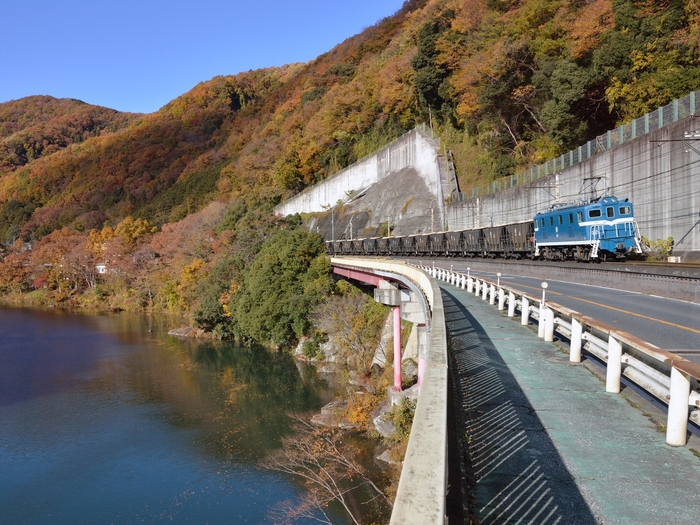 電気機関車 イメージ