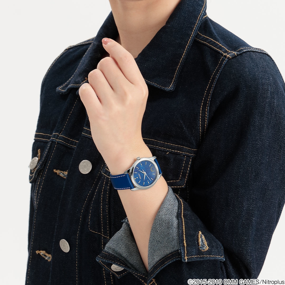 女性モデル着用