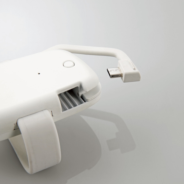 モバイルバッテリー ホワイト2