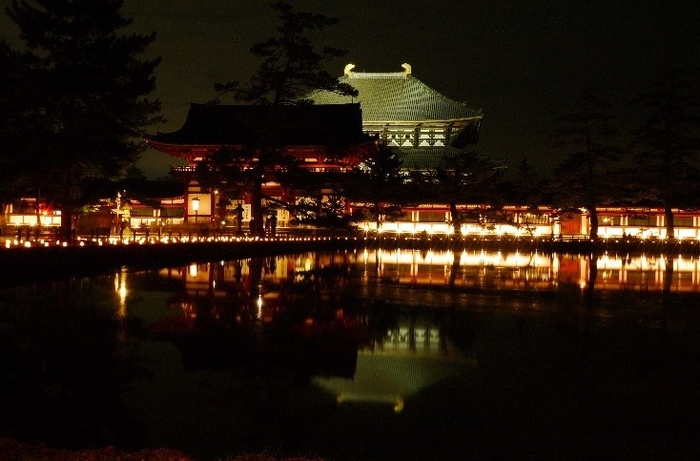 東大寺　大仏殿ライトアップ