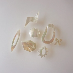 ミャンマーの職人と日本のデザイナーが作る、白蝶貝を使った エシカルジュエリーのブランドmunaが Life with Jewelry @3331 Arts Chiyodaに初参加