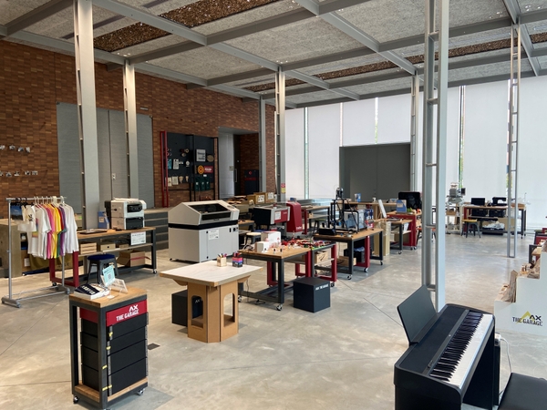 近畿大学のモノづくり拠点「THE GARAGE」