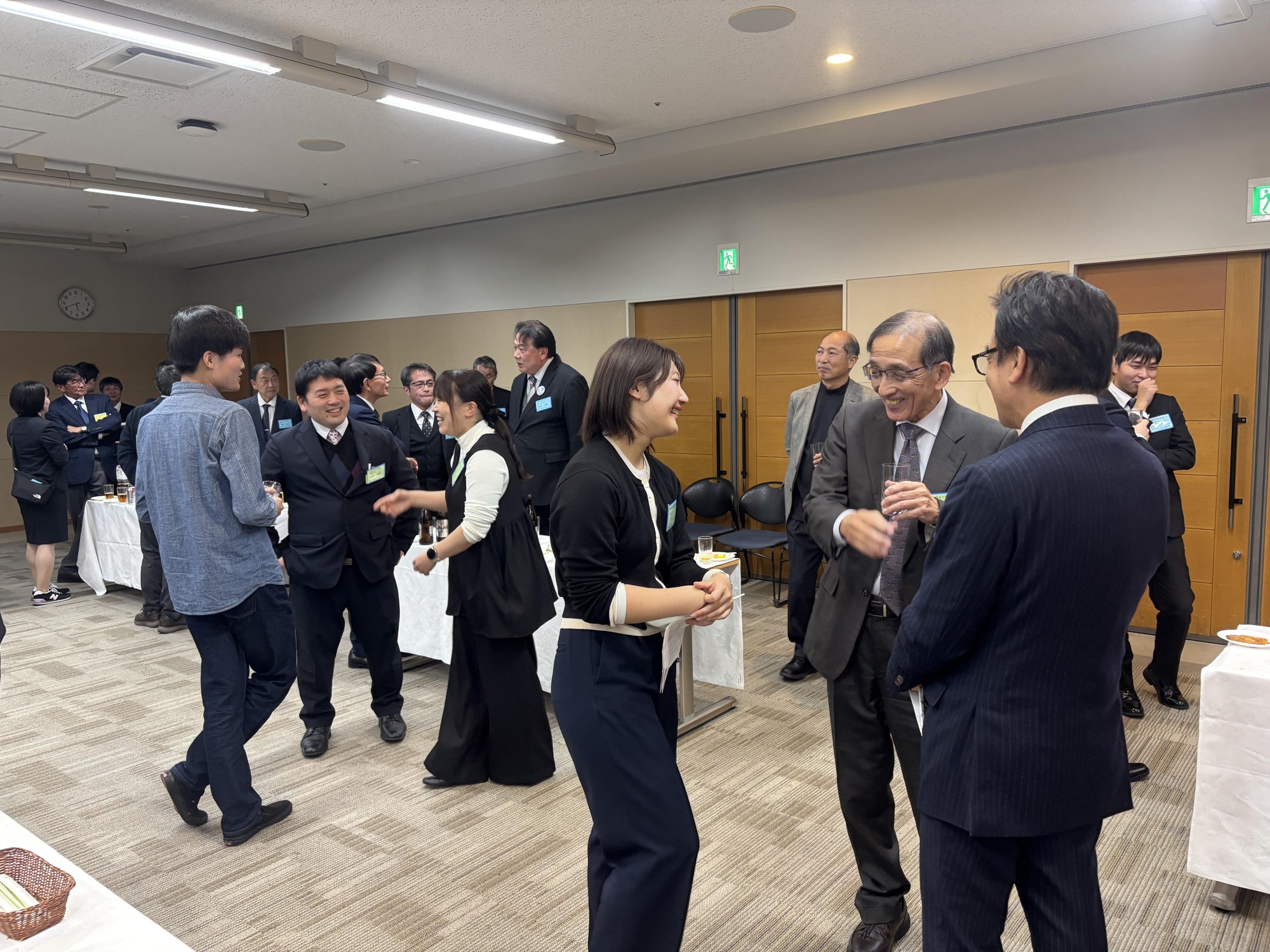 懇親交流会の様子