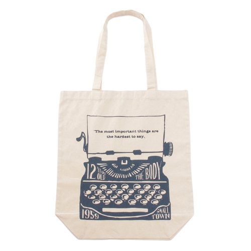 「ショッピングバッグ Typewriter」価格：209円／サイズ：W26×D14×H42cm