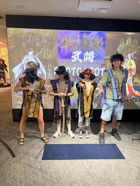 名古屋刀剣博物館を見学する参加者の様子