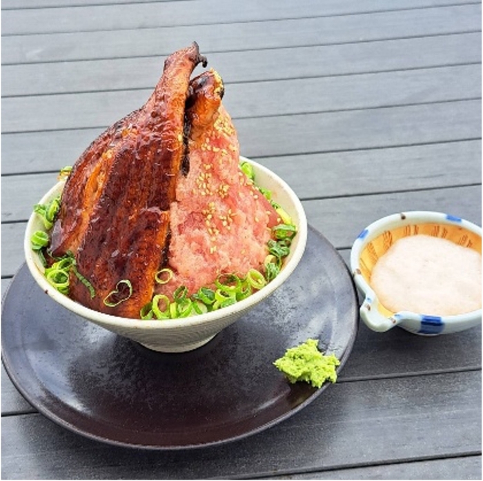「鰻と鮪の頂上丼セット」～青のりお味噌汁付き～
