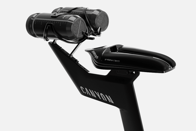 CFRモデルに標準装備される、カーボンものコックのスプリッタープレート・プロ
