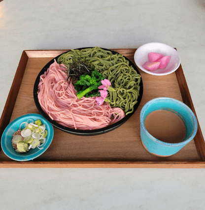 桜そばと足柄茶そば「冷」～ごまだれ～