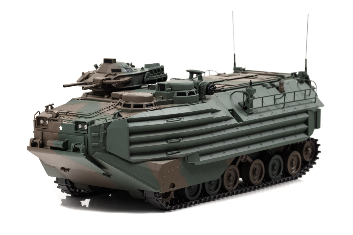 islands 1/43 陸上自衛隊 水陸両用車 AAV7:左前
