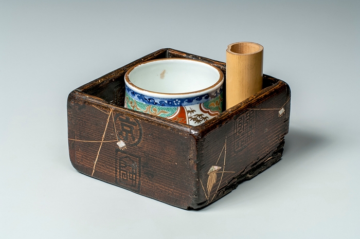 Photo.04 鳴子螺鈿蒔絵たばこ盆