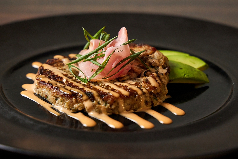 ハワイアン アヒケーキ、シラチャ ハニーアイオリ