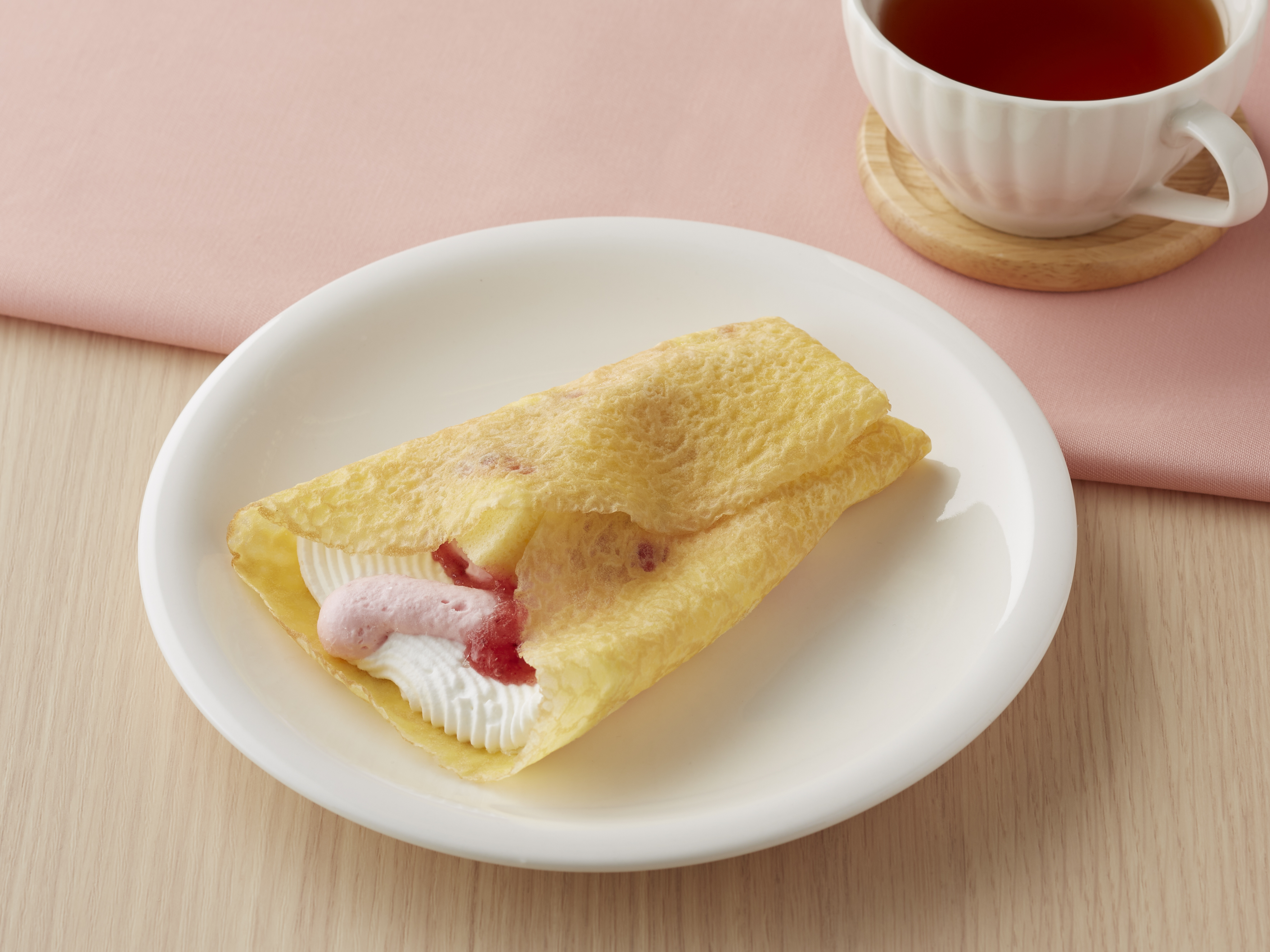 ミニストップオリジナルアイスクリーム アイスケーキ いちごミルククレープ ５ １０ 火 発売 Newscast