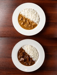 九州産の食材を使用した2種の特製カレー【宿泊者：600円 / 外来：1,000円】