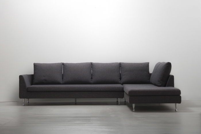 モデル「TB(ティービー)」 参考価格¥756,000(税抜)~※3Pカウチセットの価格です。※張地の種類により価格が変更になる場合があります。