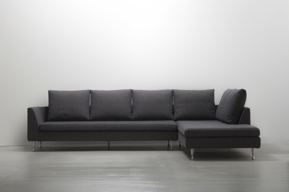 モデル「TB(ティービー)」 参考価格¥756,000(税抜)~※3Pカウチセットの価格です。※張地の種類により価格が変更になる場合があります。