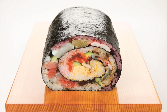 シャリが5色の海鮮巻