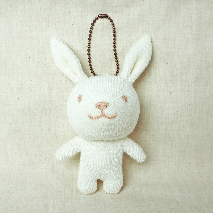 別売りのうさぎぬいぐるみチャーム　2,500円(税別)