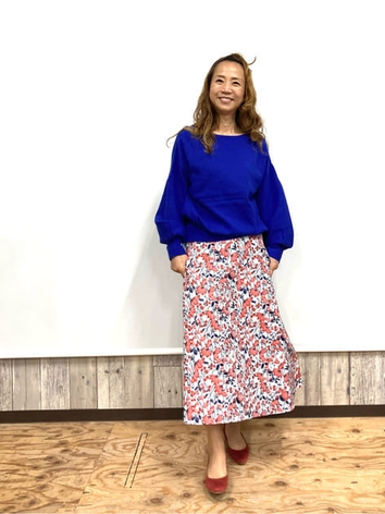 ブルーで顔周りを明るく