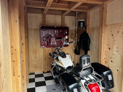 バイクガレージ