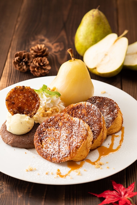 洋梨のコンポート&キャラメルパンケーキ