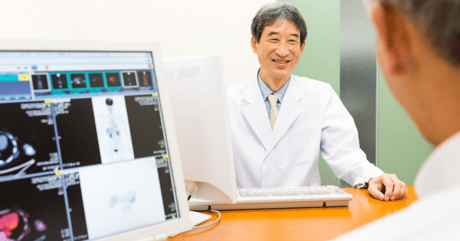 専門の放射線科医師が問診する様子(イメージ)