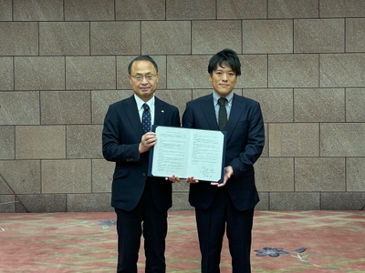 写真左:石川県知事 山野 之義氏 右:アイチューザー株式会社 代表取締役社長 廣瀬 彬
