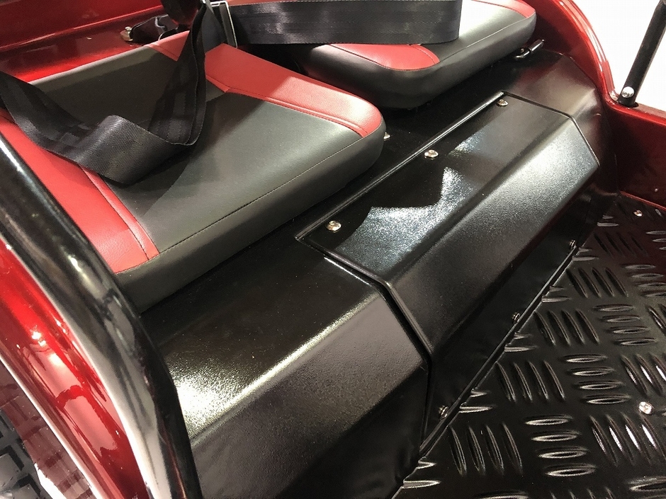 エンジンはミッドシップ　メンテナンスはここから