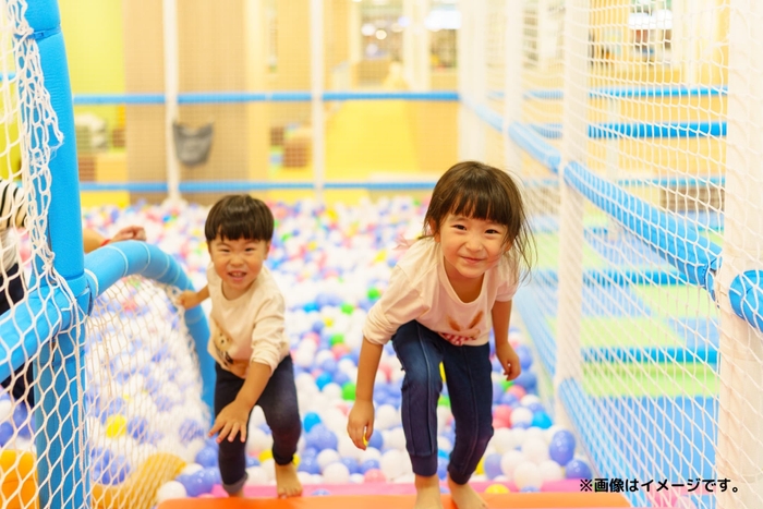 親子で夢中になるユニークでスペシャルな室内遊園地