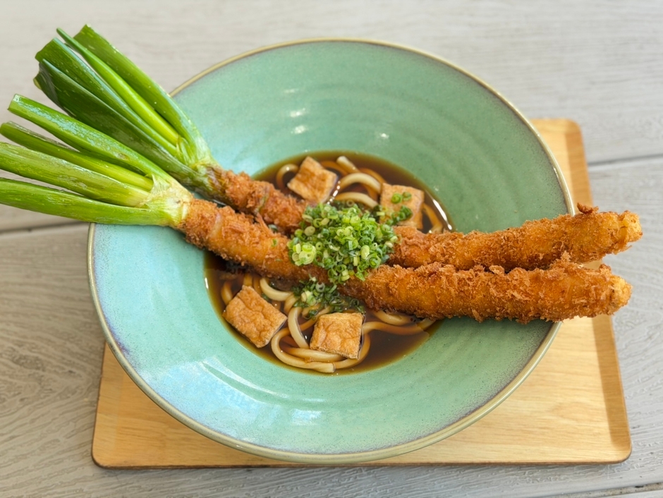 1本肉巻きうどん → 2本に増量