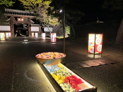 銘仙行灯と花手水