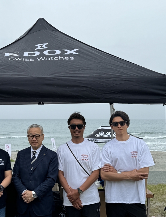 萩原健太さん(中)・仁枝拳二さん(右)が参加。 豊橋市の浅井由崇市長(左)から、活動への感謝の言葉を頂きました。