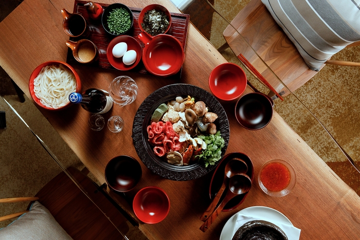 温かみのある木曽漆器が、食卓をさらに豊かにします