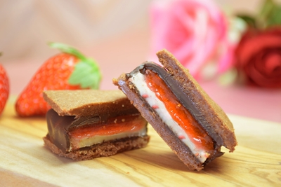 GAKUチョコレートサンド 信州いちご