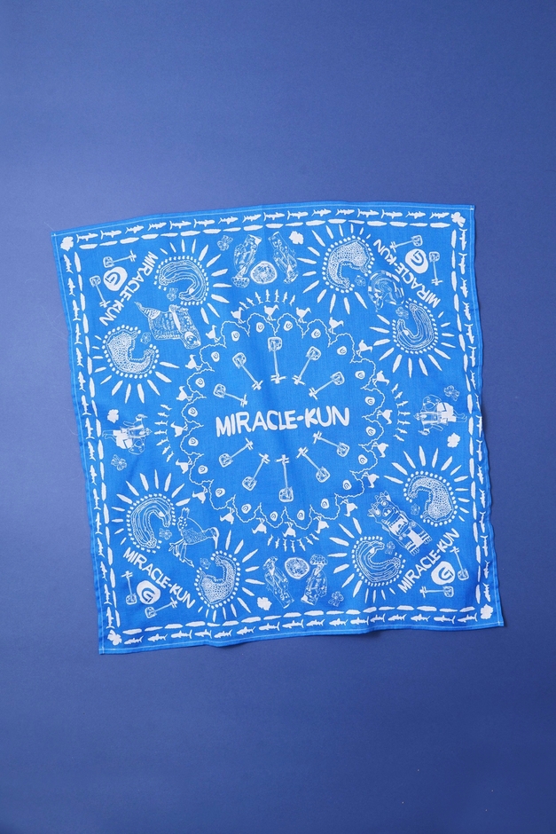MIRACLE BANDANA ¥1,800 カラー展開:ブルー