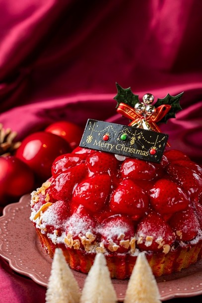 クリスマスボンボンいちごタルト1