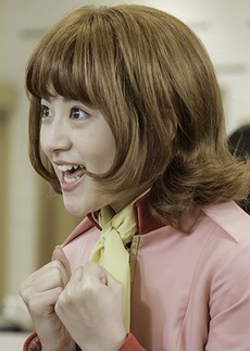 (フラウ・ボゥ役)若月佑美さん