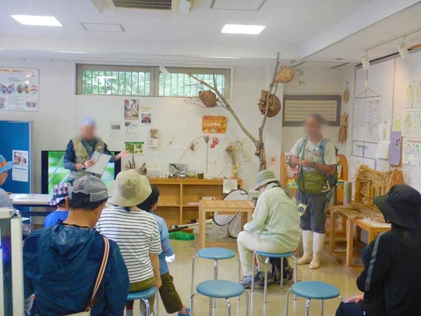 最初にガイダンスがあります