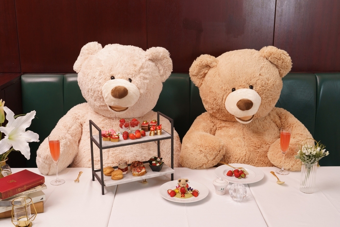 ドゥマゴのくまたちと楽しむ 苺のアフタヌーンティー