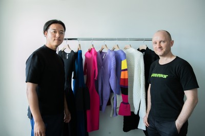 高橋悠介さんとグリーンピース・ジャパン事務局長 サム・アネスリー(C)Chiaki_Oshima /Greenpeace