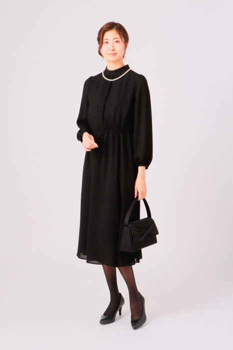 <ハイネックギャザーワンピース>