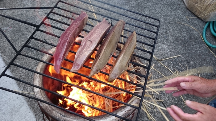 高知の伝統｜かつおの藁焼き