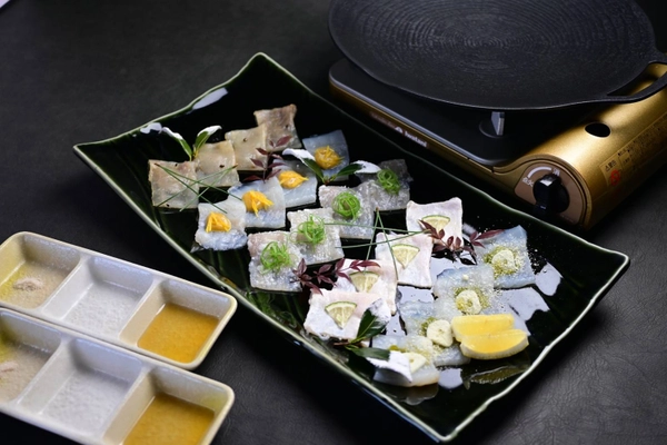 『世界中から愛される旭酒造「獺祭」×炙りふぐ』 「ふぐ懐石garden」料理長 奥村 竜蔵が 織りなすとらふぐのフルコースを味わうイベントが開催！