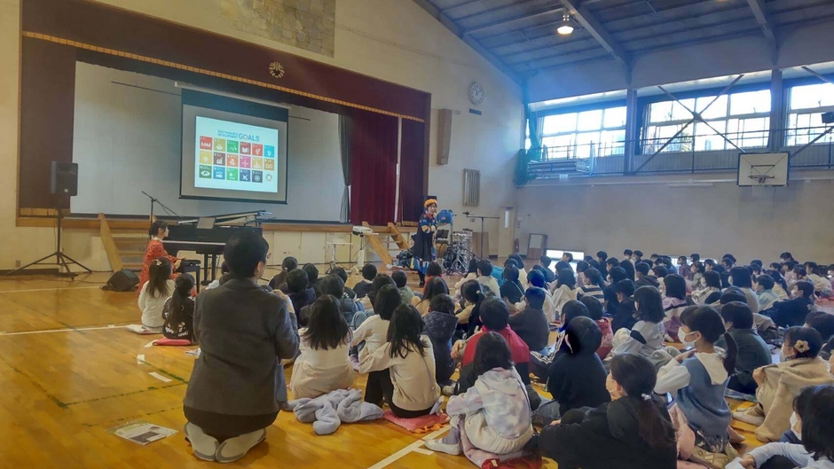 学校公演の様子